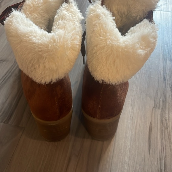 Target faux fur boots size 7 - Picture 7 of 15